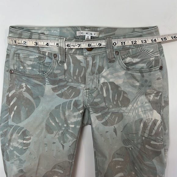 LAST CHANCE DONATING TOMORROW Cabi Paradise Palm Leaf Cropped Skinny Jean Size 0 - Picture 3 of 7